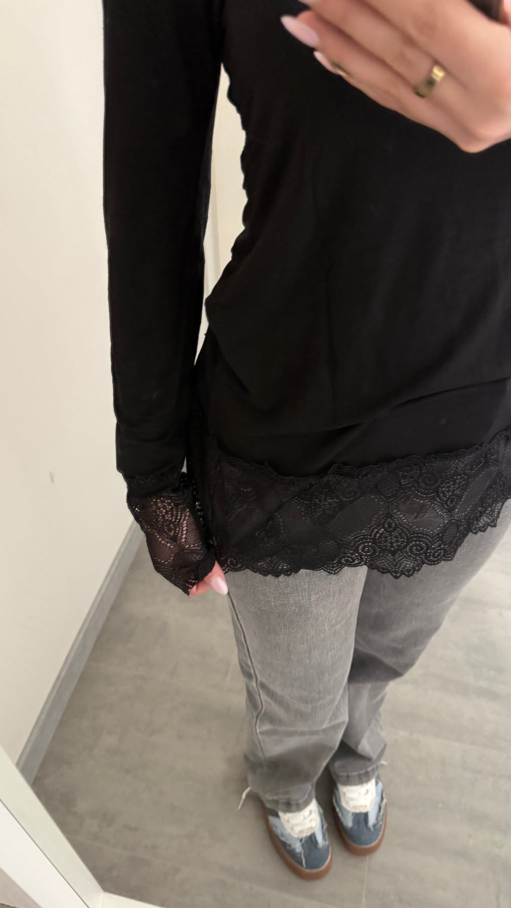 Dessous de pull col V en dentelle
