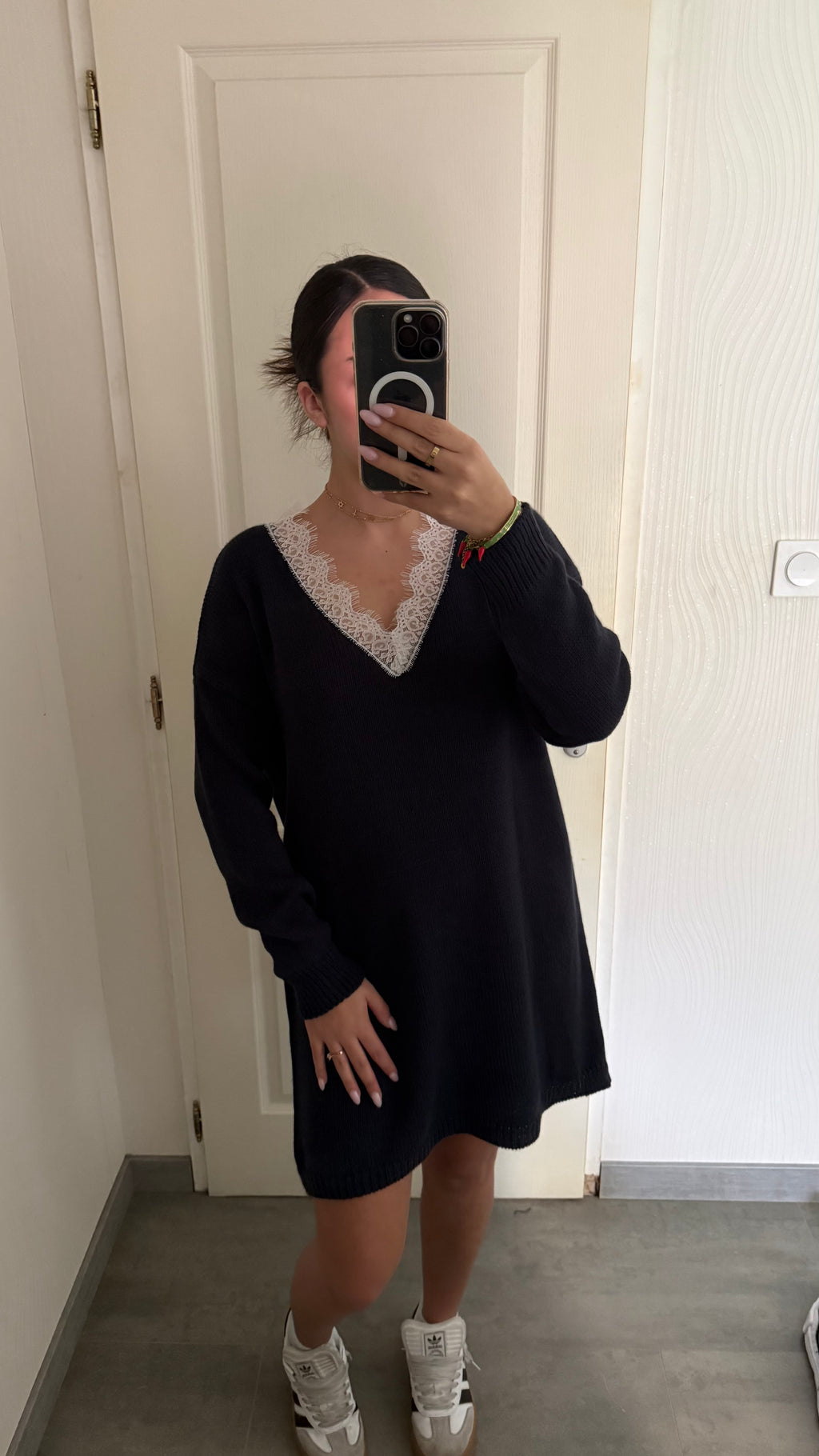 robe pull détails dentelle