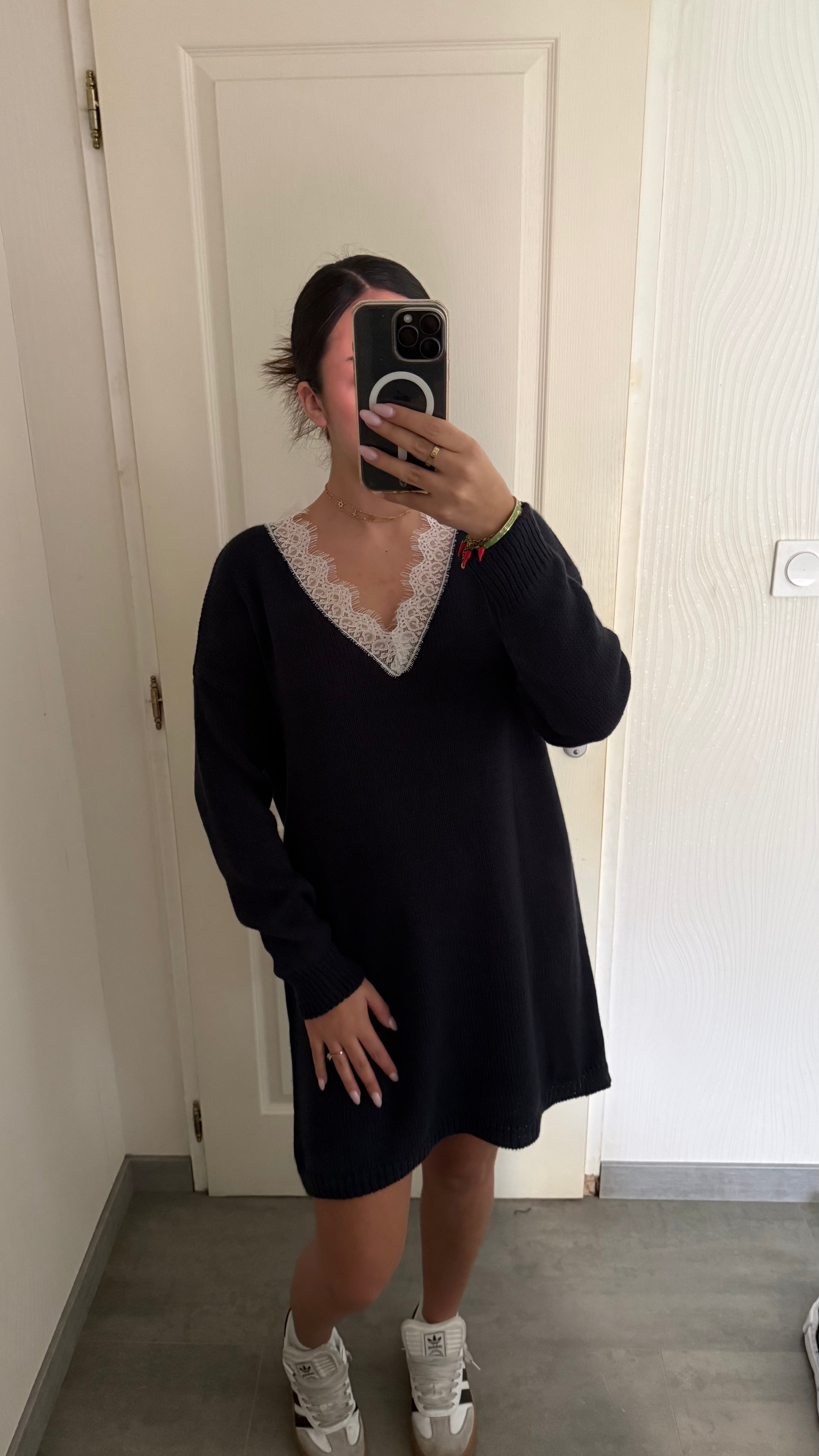 robe pull détails dentelle