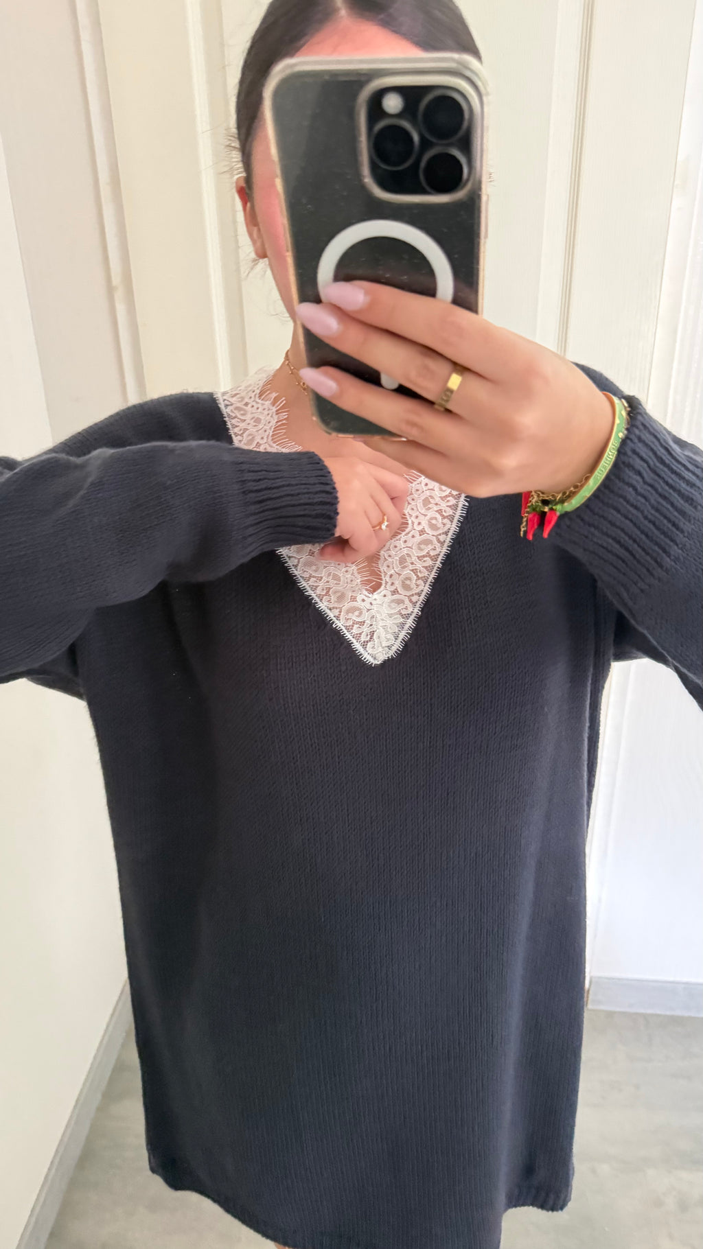 robe pull détails dentelle