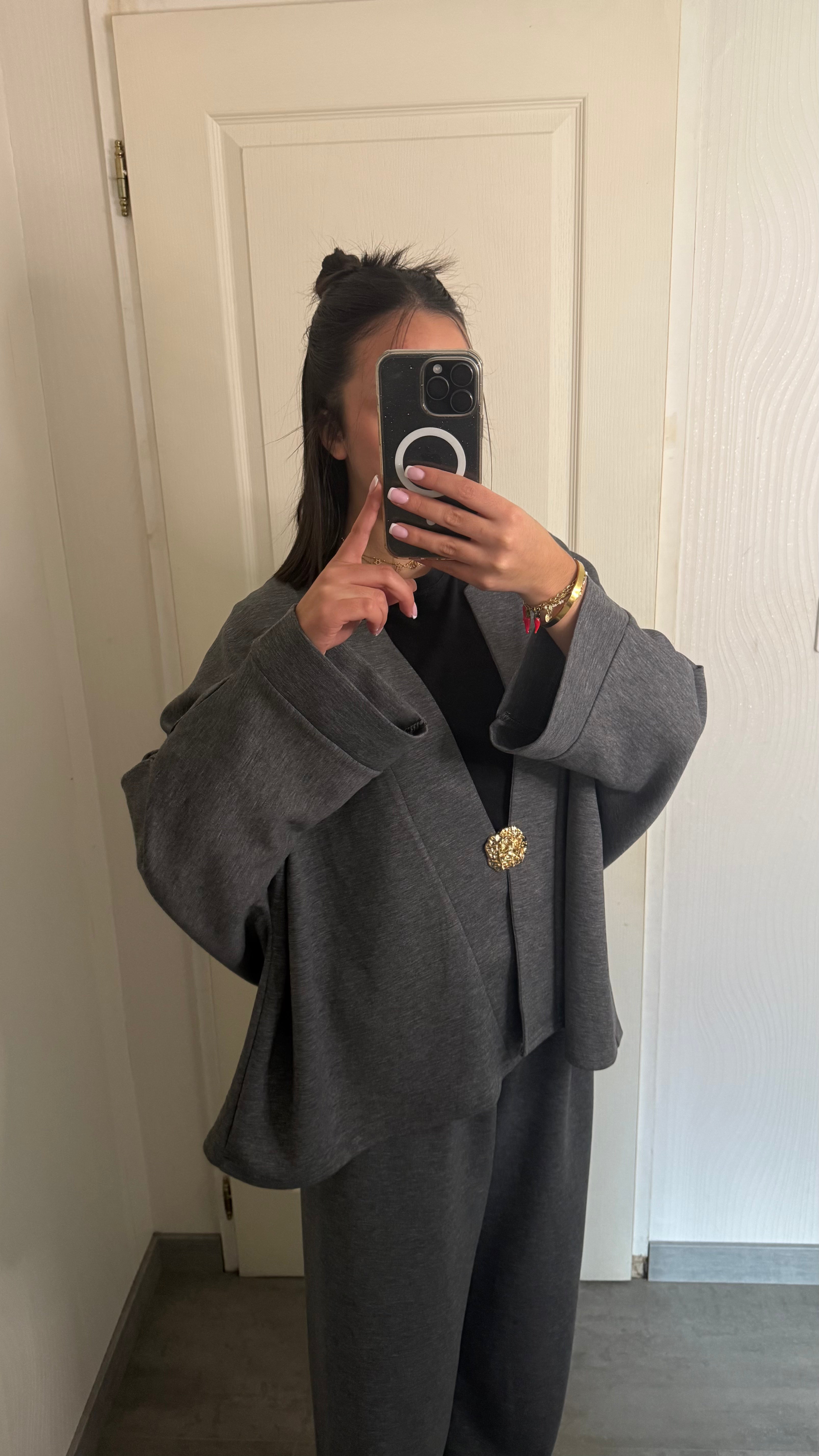 ensemble avec broche