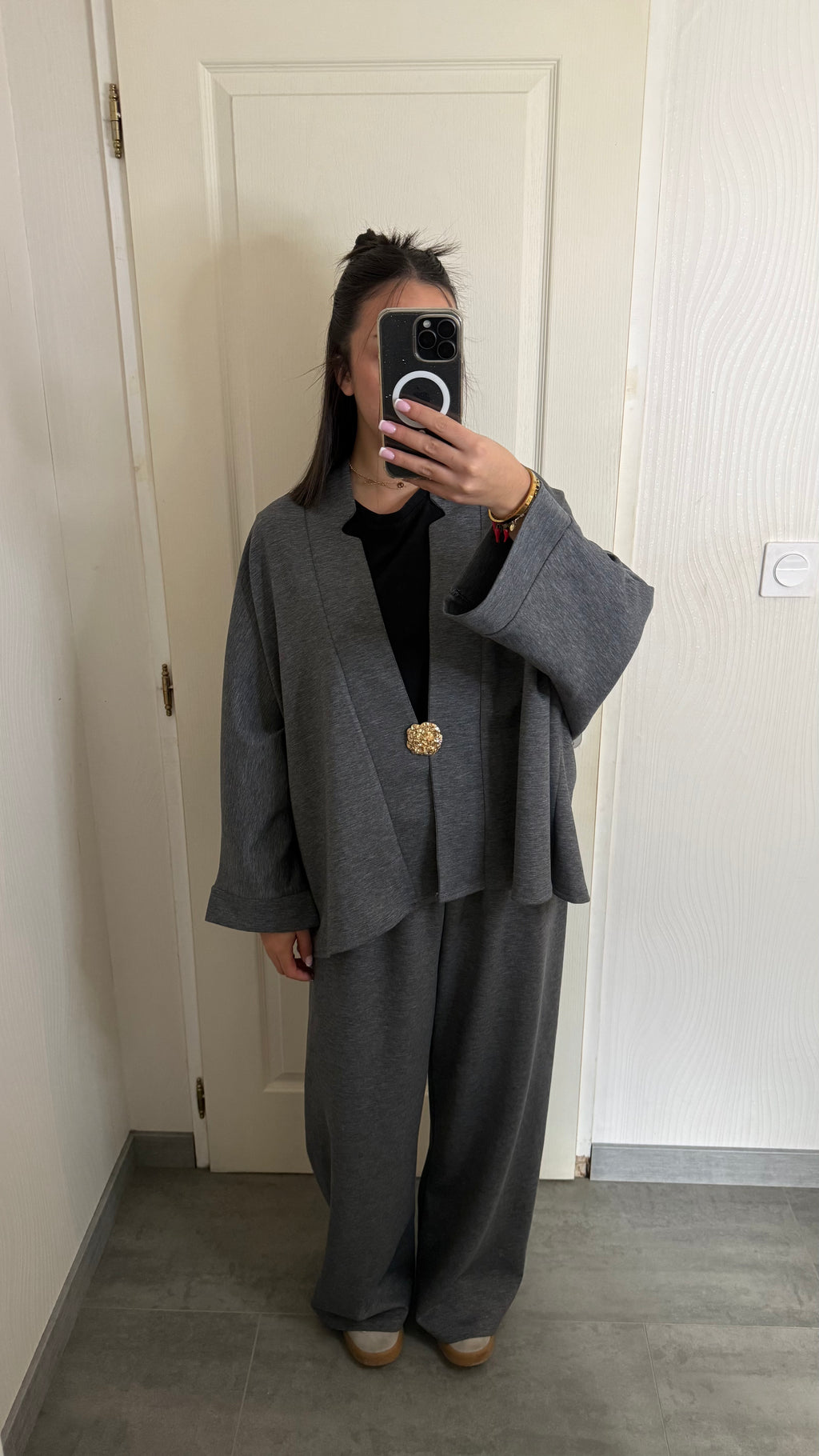 ensemble avec broche