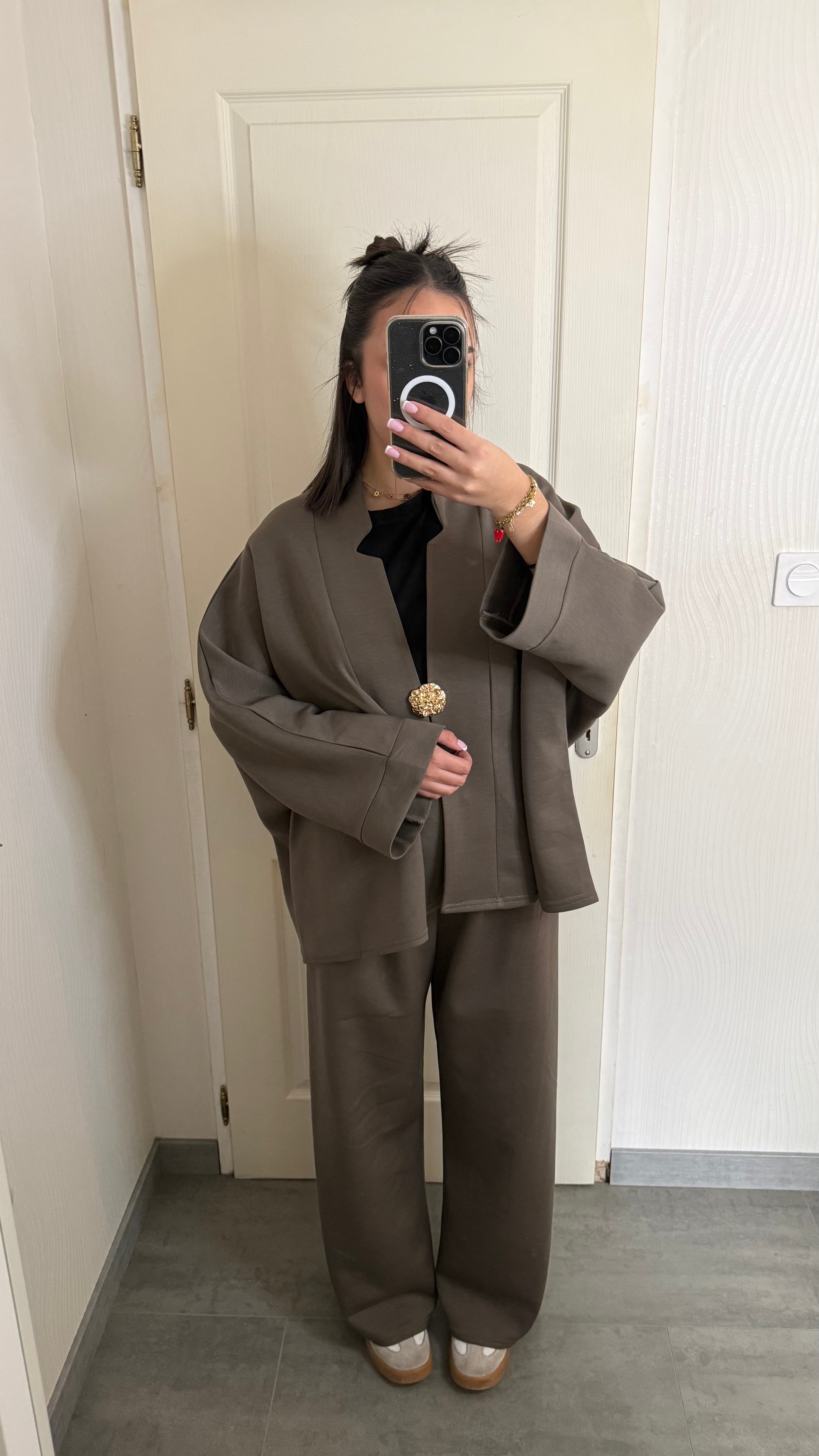 ensemble avec broche