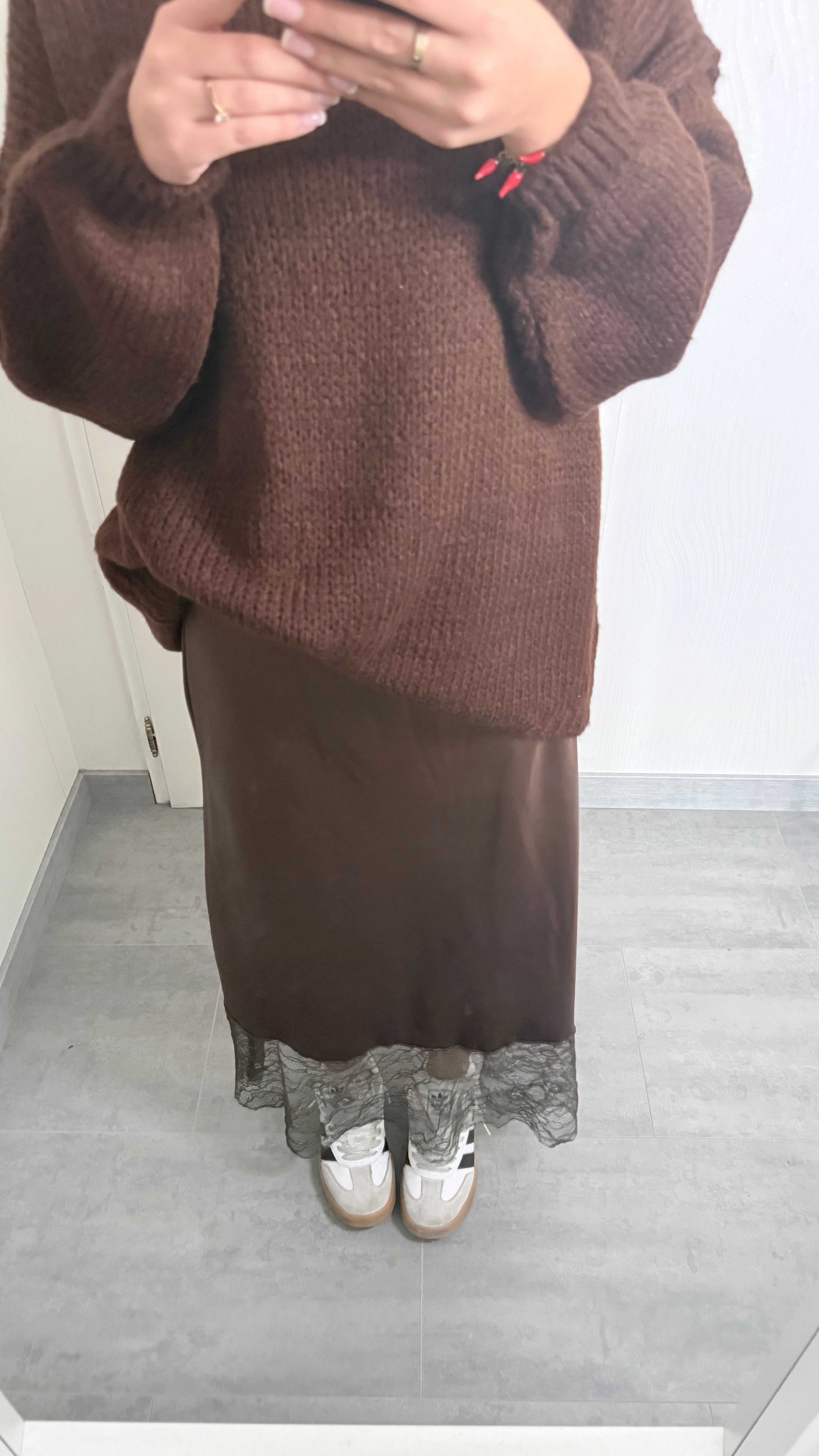 jupe satin à dentelle
