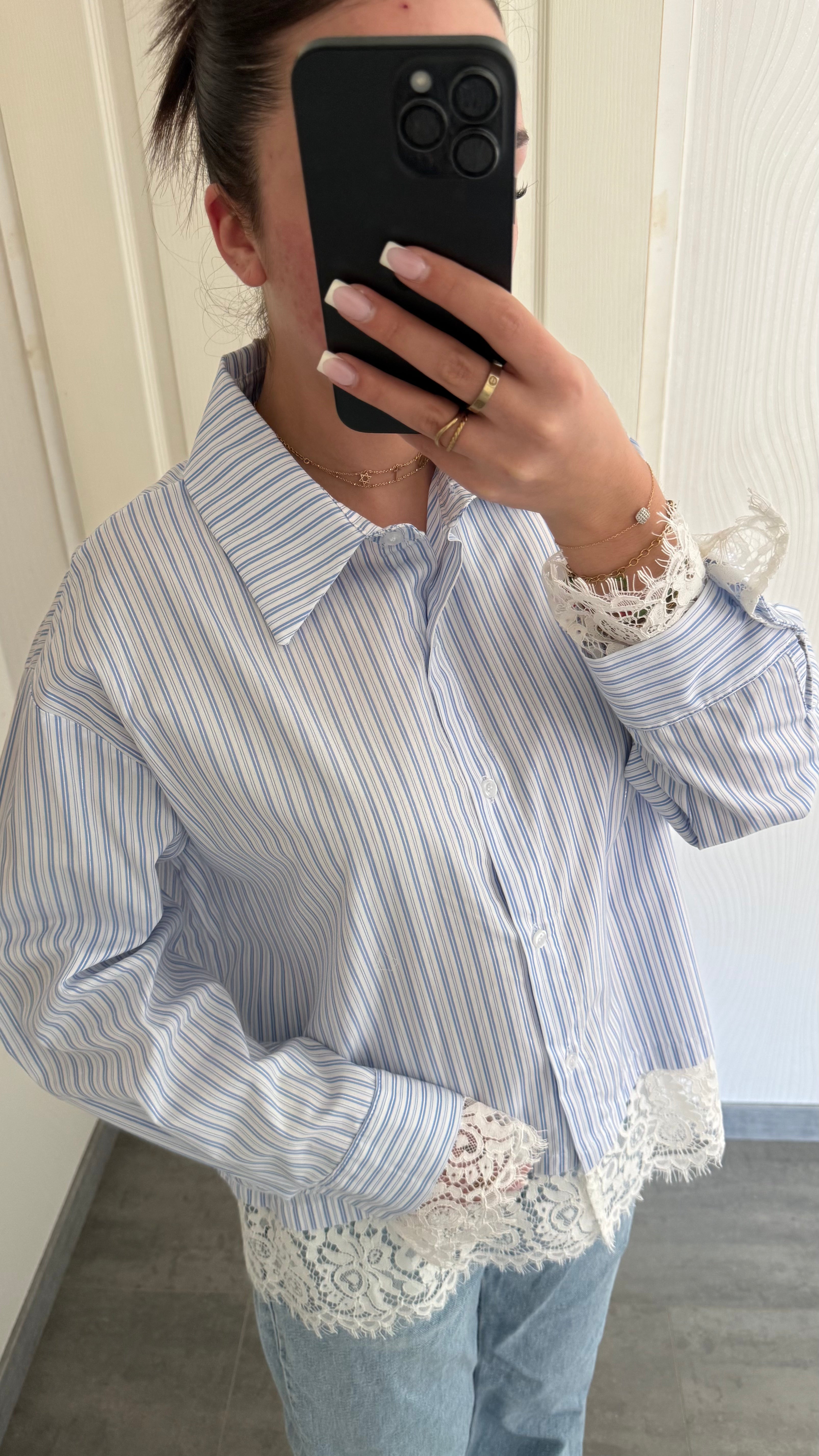chemise à dentelle