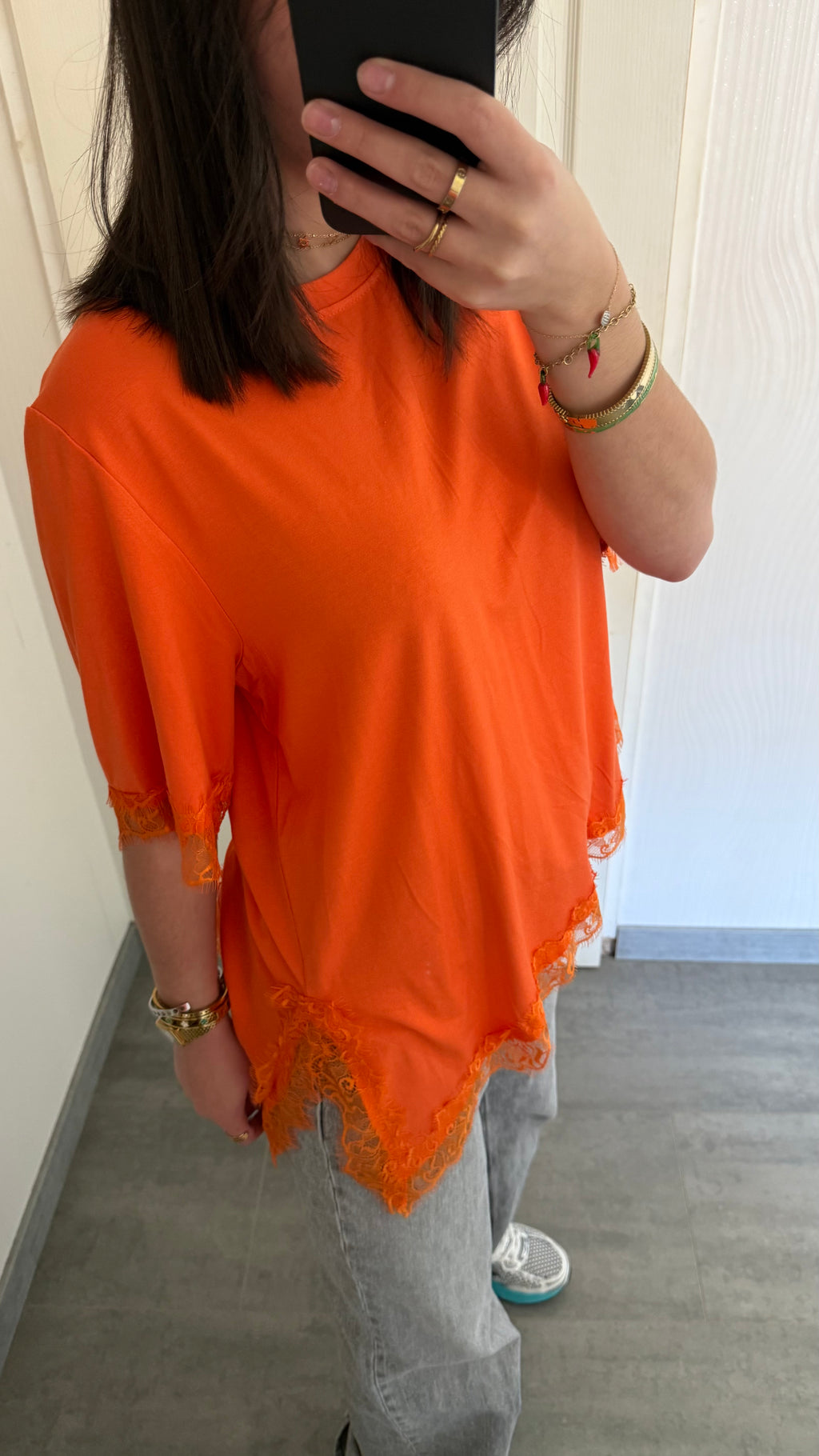 tee-shirt asymétrique dentelle