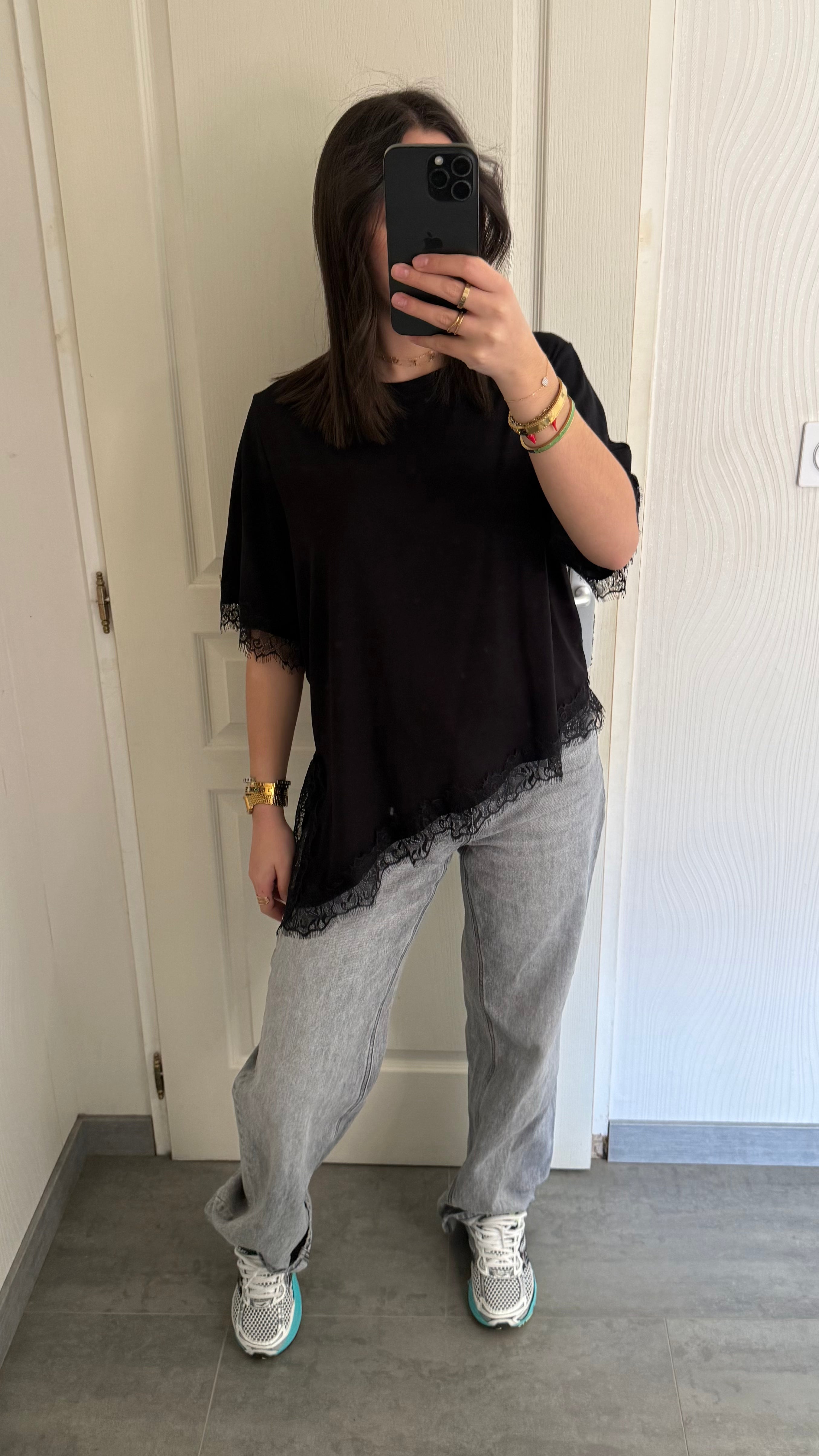 tee-shirt asymétrique dentelle