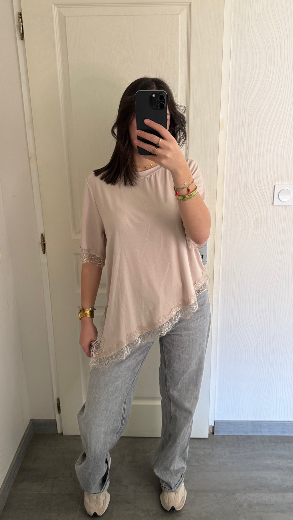 tee-shirt asymétrique dentelle