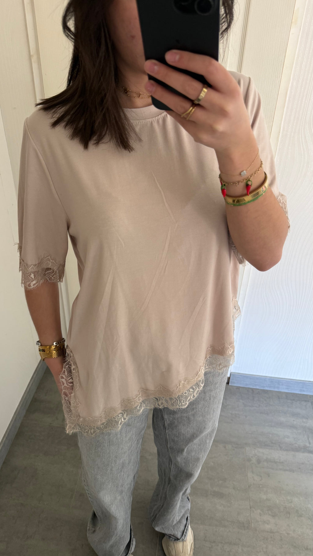 tee-shirt asymétrique dentelle